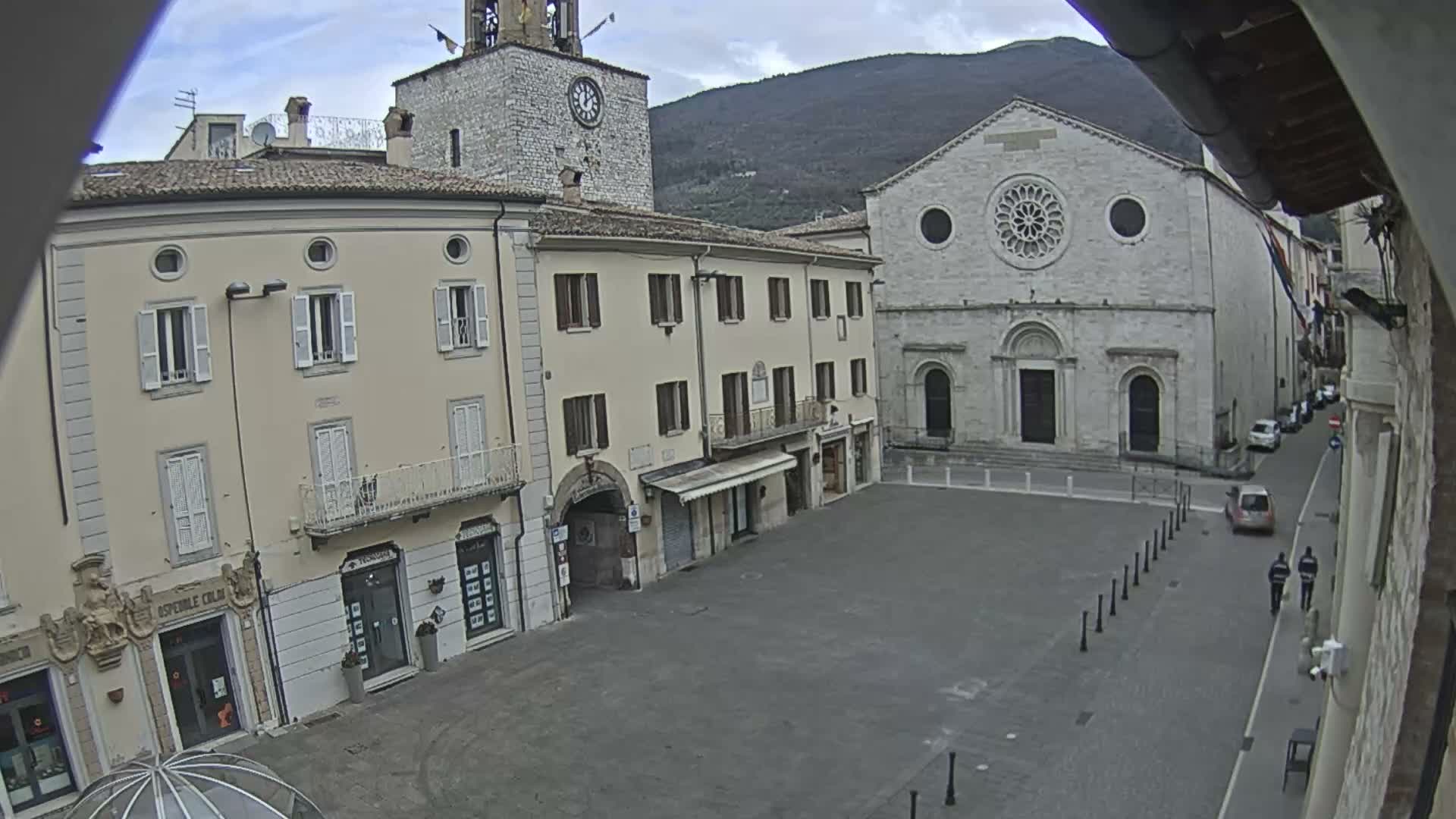 Gualdo Tadino Piazza Martiri della Libertà Square Live Cam - Perugia, Umbria, Italy
