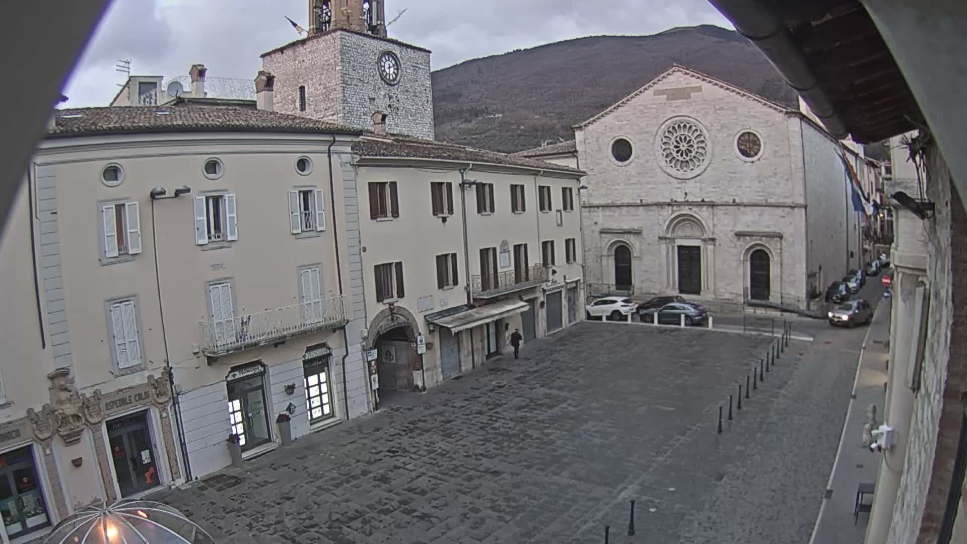 Gualdo Tadino Piazza Martiri della Libertà Square Live Cam - Perugia, Umbria, Italy
