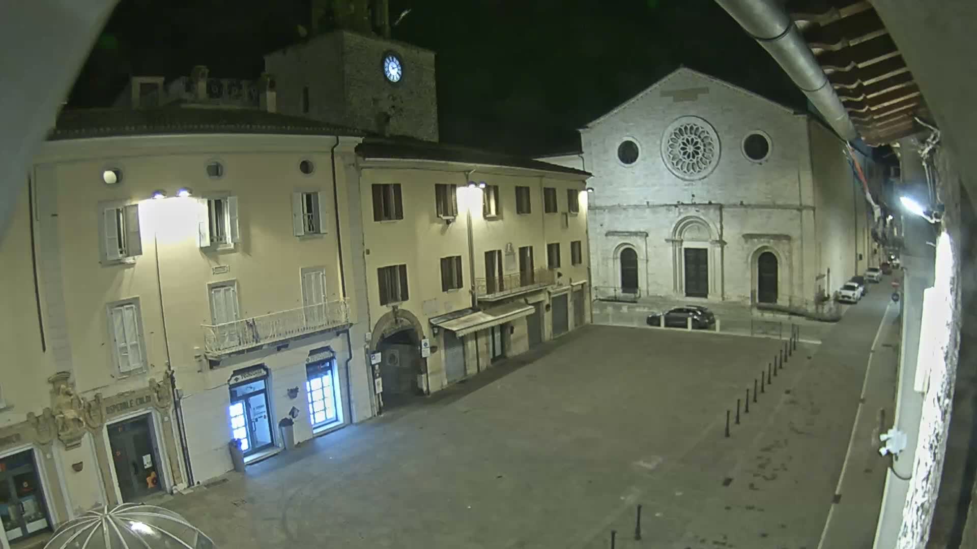 Gualdo Tadino Piazza Martiri della Libertà Square Live Cam - Perugia, Umbria, Italy