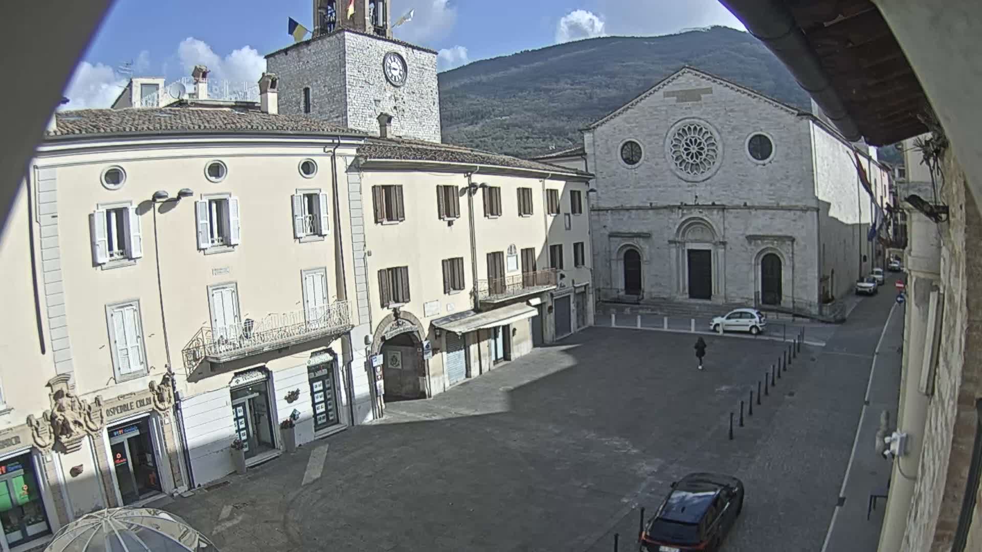 Gualdo Tadino Piazza Martiri della Libertà Square Live Cam - Perugia, Umbria, Italy