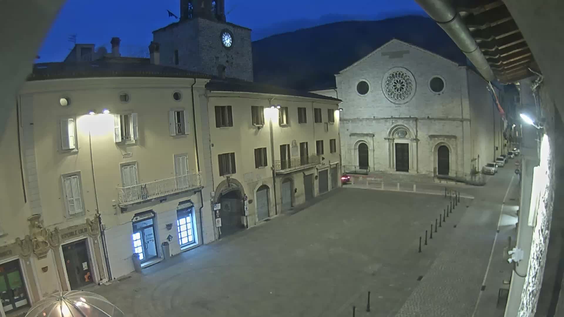 Gualdo Tadino Piazza Martiri della Libertà Square Live Cam - Perugia, Umbria, Italy