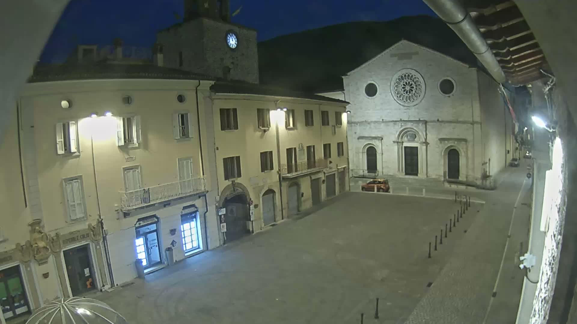 Gualdo Tadino Piazza Martiri della Libertà Square Live Cam - Perugia, Umbria, Italy