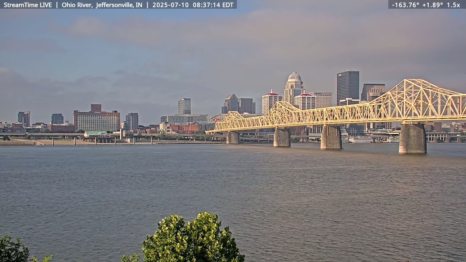 Louisville (Kentucky) & Ohio River from Jeffersonville Live Cam from - Jeffersonville, Clark, Indiana, USA