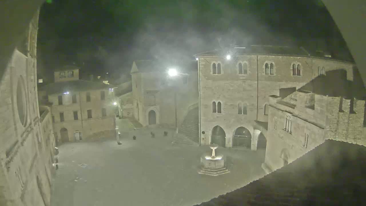 Bevagna Piazza Silvestri Square Live Cam - Perugia, Umbria, Italy