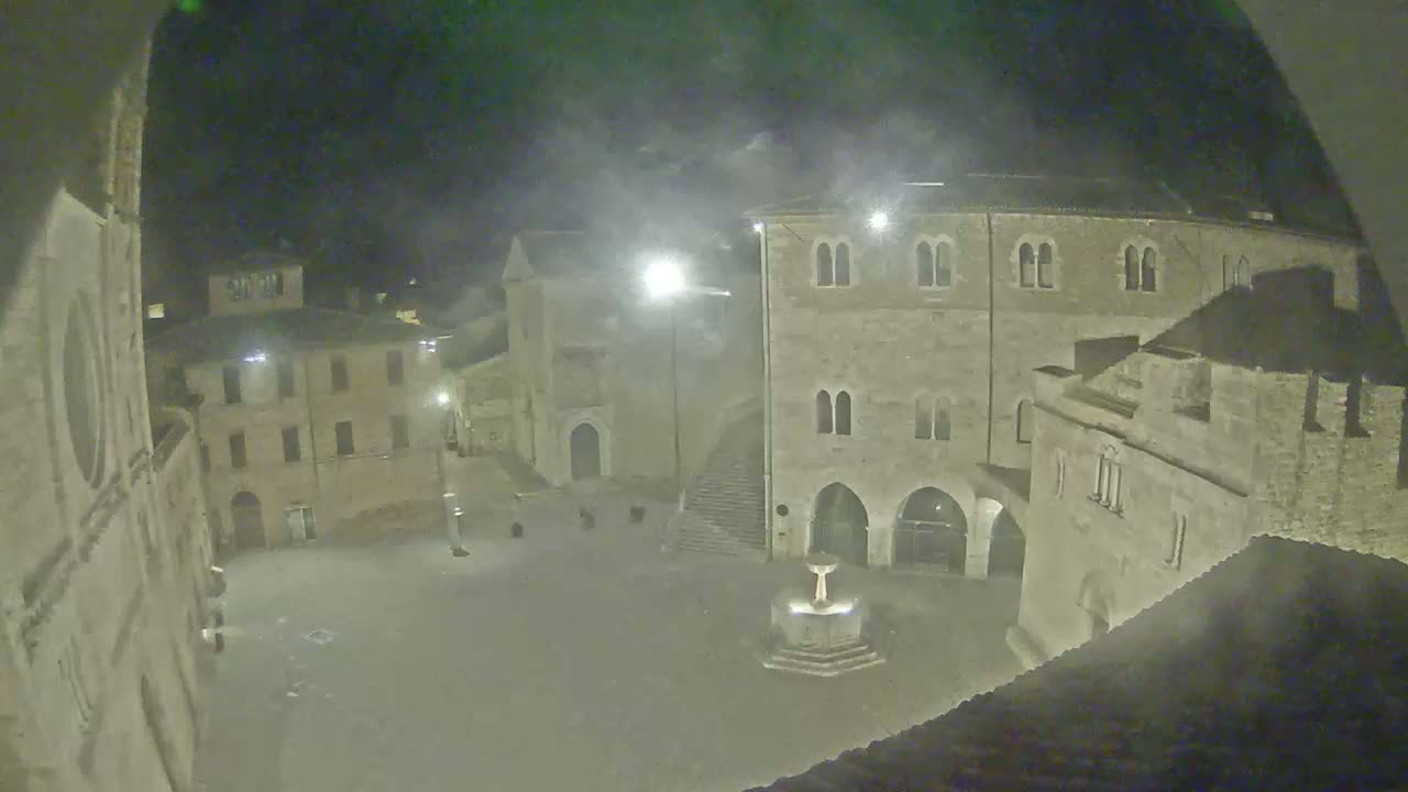 Bevagna Piazza Silvestri Square Live Cam - Perugia, Umbria, Italy