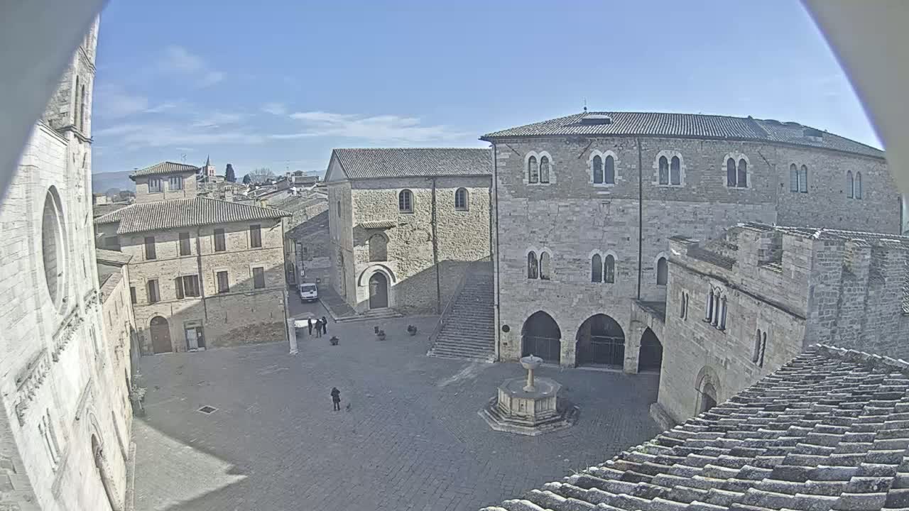 Bevagna Piazza Silvestri Square Live Cam - Perugia, Umbria, Italy