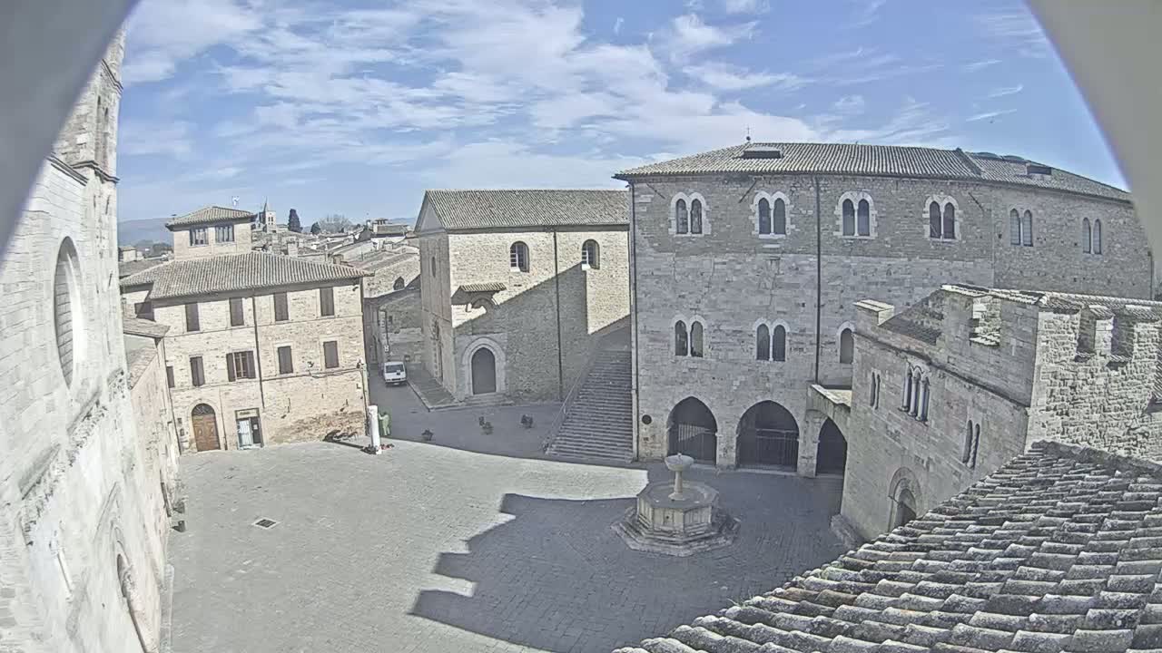 Bevagna Piazza Silvestri Square Live Cam - Perugia, Umbria, Italy