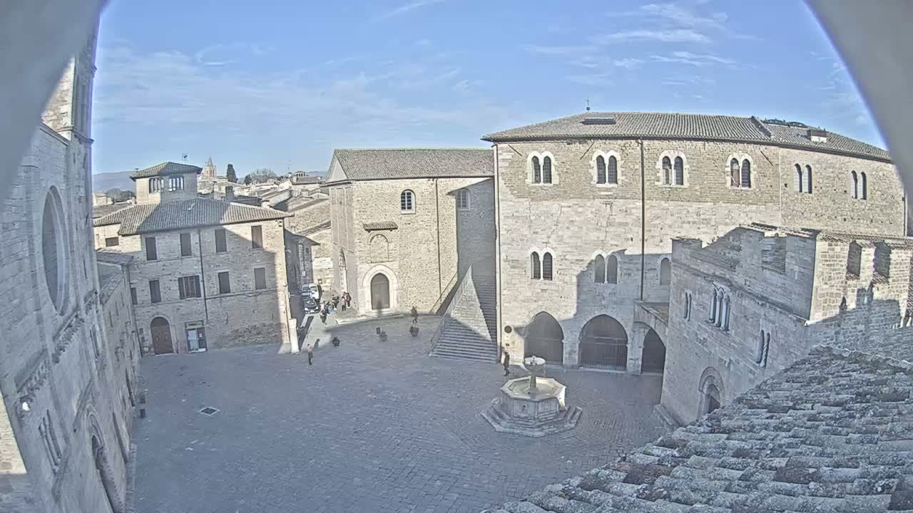 Bevagna Piazza Silvestri Square Live Cam - Perugia, Umbria, Italy