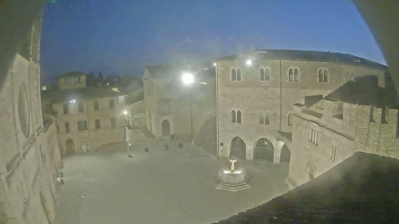Bevagna Piazza Silvestri Square Live Cam - Perugia, Umbria, Italy