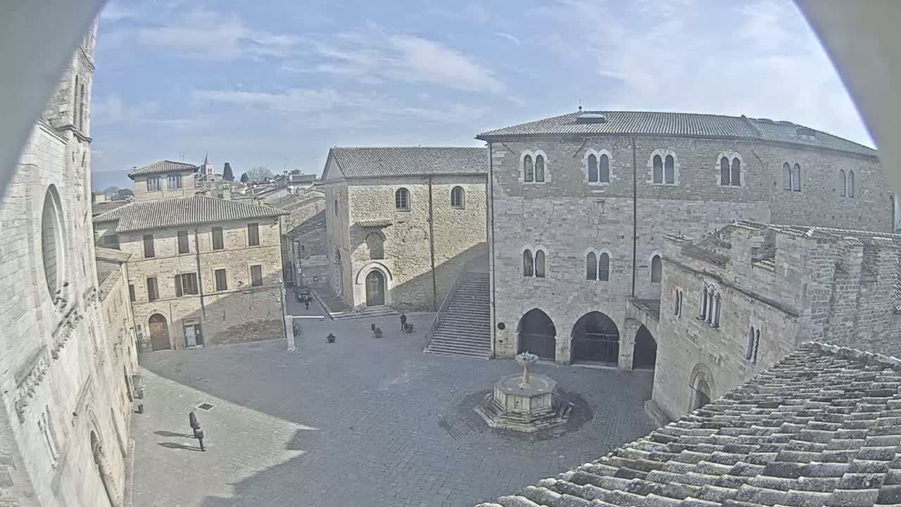 Bevagna Piazza Silvestri Square Live Cam - Perugia, Umbria, Italy