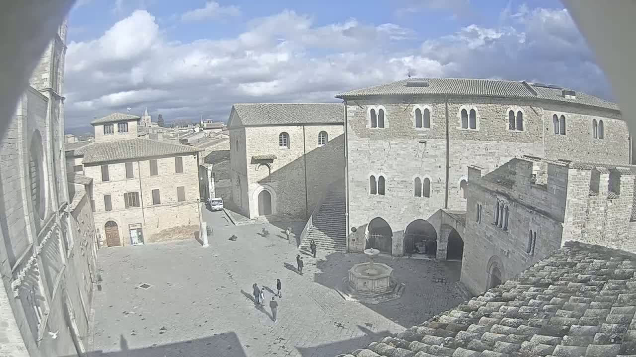 Bevagna Piazza Silvestri Square Live Cam - Perugia, Umbria, Italy
