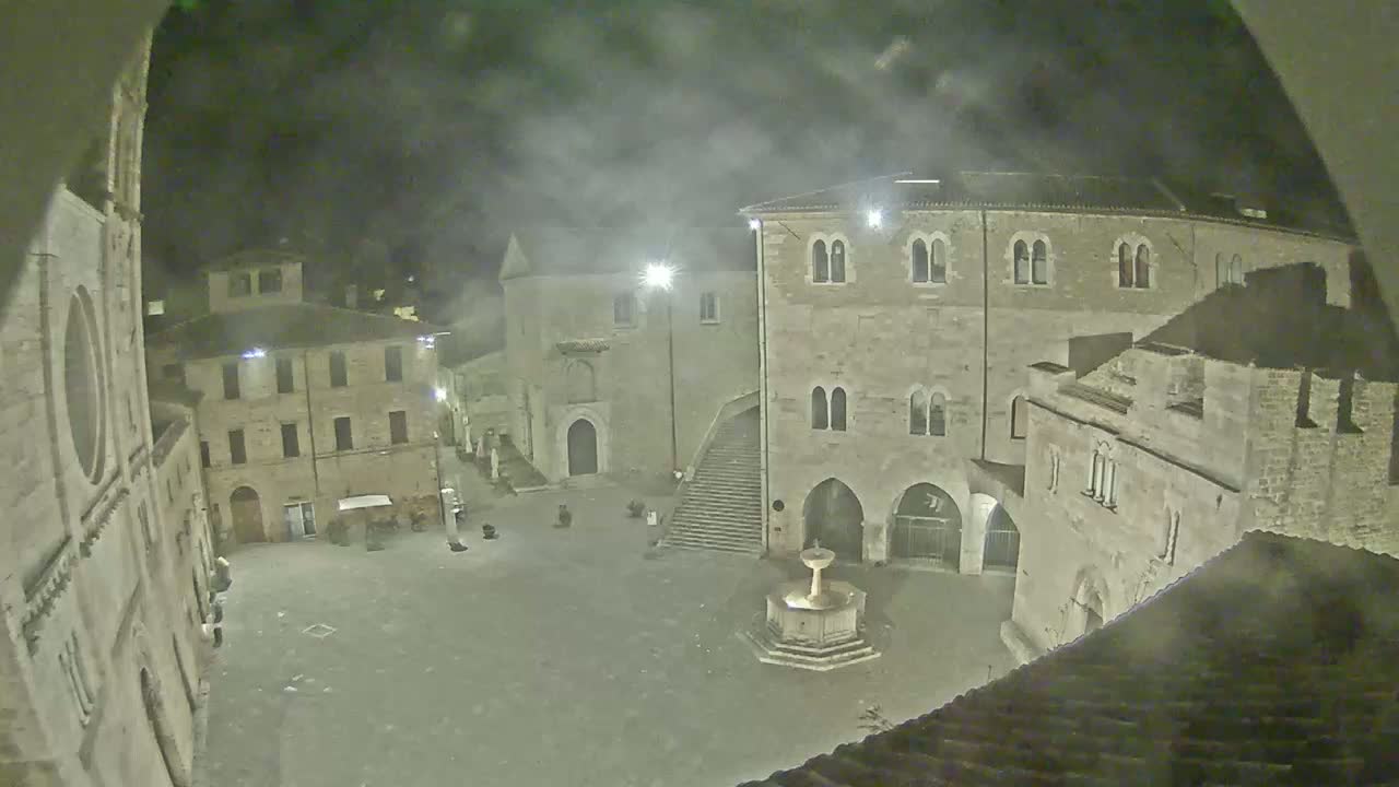 Bevagna Piazza Silvestri Square Live Cam - Perugia, Umbria, Italy