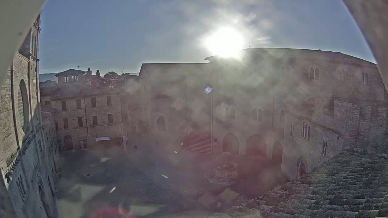 Bevagna Piazza Silvestri Square Live Cam - Perugia, Umbria, Italy