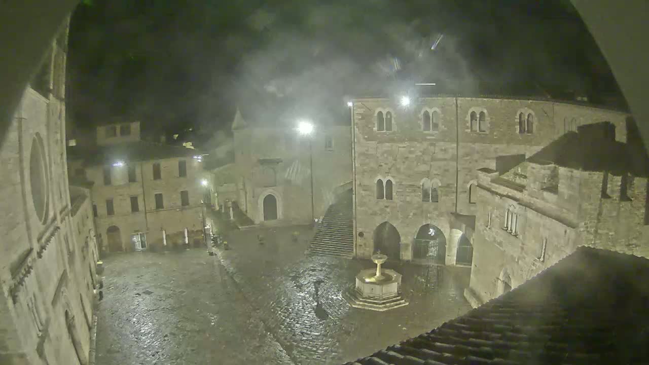 Bevagna Piazza Silvestri Square Live Cam - Perugia, Umbria, Italy