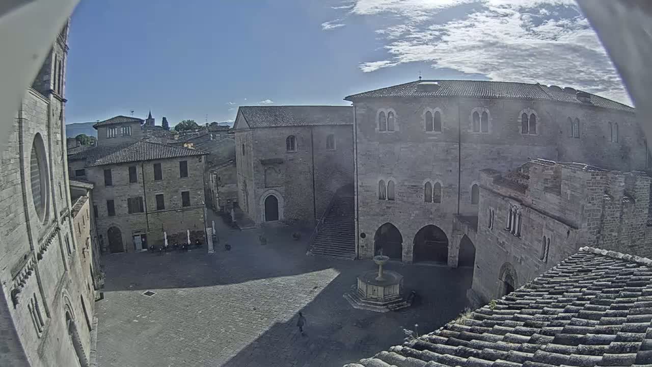 Bevagna Piazza Silvestri Square Live Cam - Perugia, Umbria, Italy