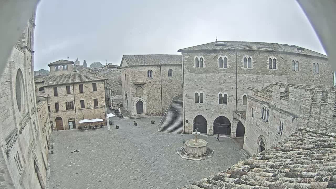 Bevagna Piazza Silvestri Square Live Cam - Perugia, Umbria, Italy