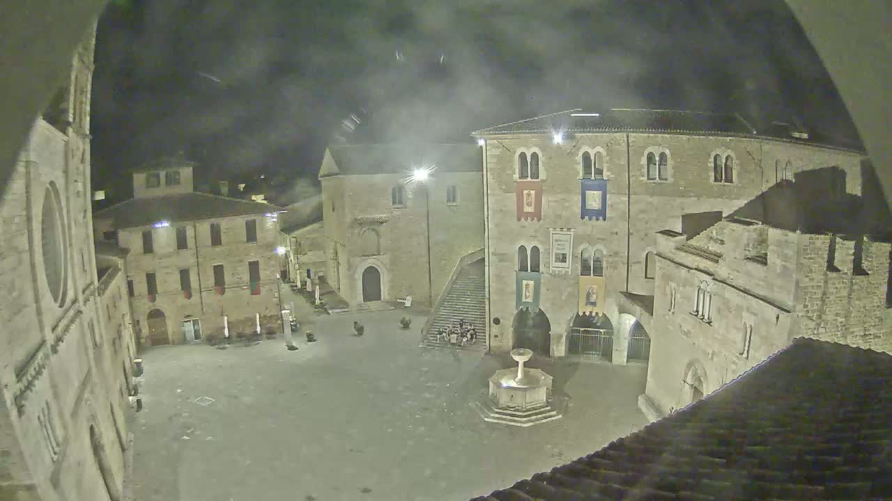 Bevagna Piazza Silvestri Square Live Cam - Perugia, Umbria, Italy