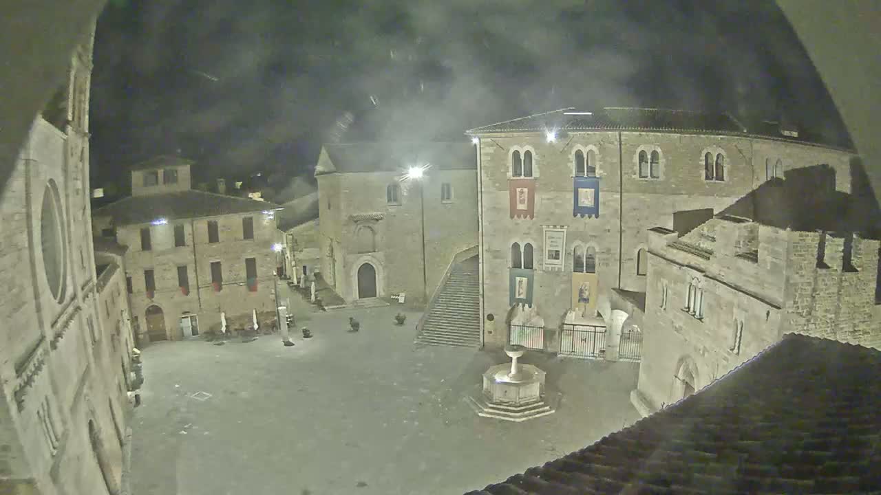 Bevagna Piazza Silvestri Square Live Cam - Perugia, Umbria, Italy