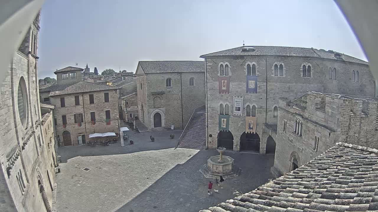 Bevagna Piazza Silvestri Square Live Cam - Perugia, Umbria, Italy