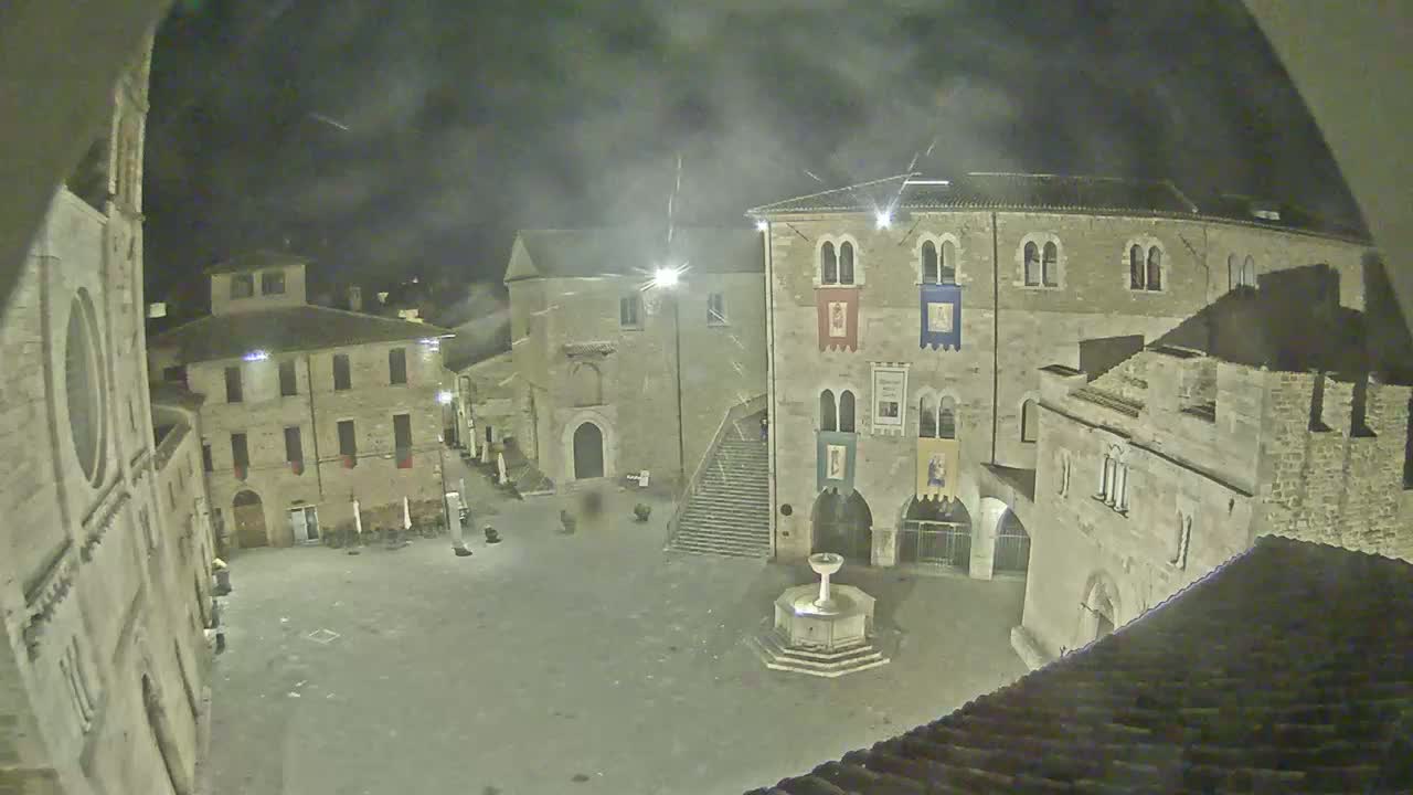 Bevagna Piazza Silvestri Square Live Cam - Perugia, Umbria, Italy