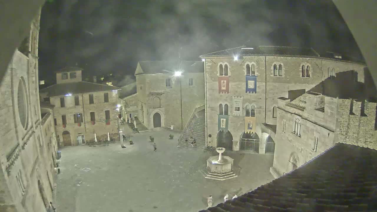 Bevagna Piazza Silvestri Square Live Cam - Perugia, Umbria, Italy