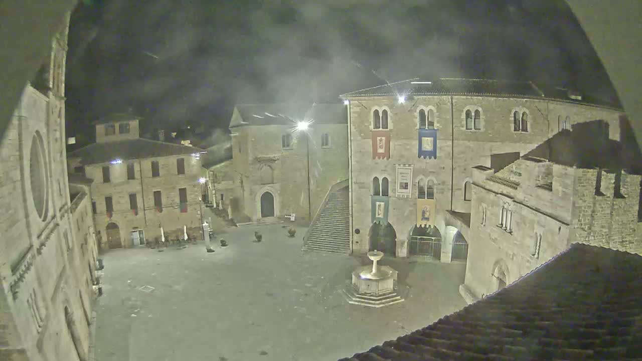 Bevagna Piazza Silvestri Square Live Cam - Perugia, Umbria, Italy