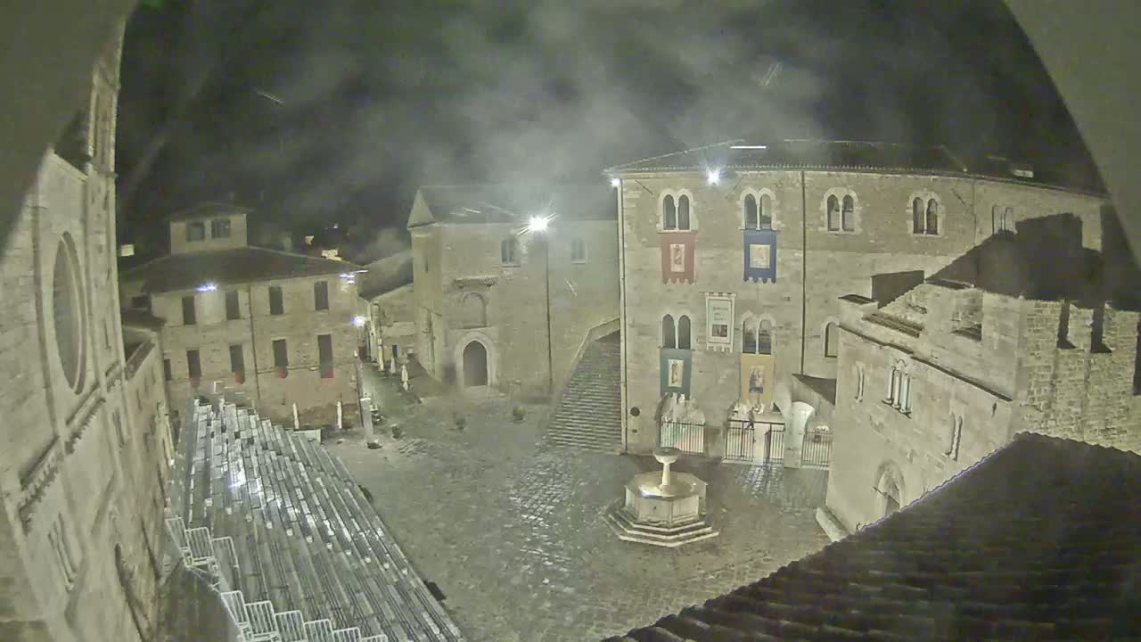 Bevagna Piazza Silvestri Square Live Cam - Perugia, Umbria, Italy