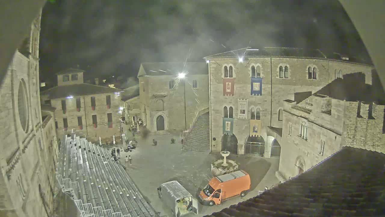 Bevagna Piazza Silvestri Square Live Cam - Perugia, Umbria, Italy