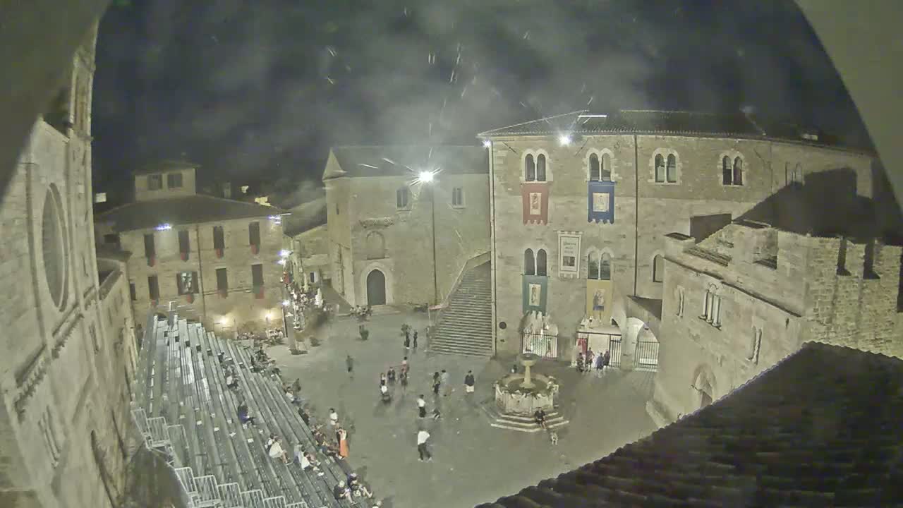 Bevagna Piazza Silvestri Square Live Cam - Perugia, Umbria, Italy