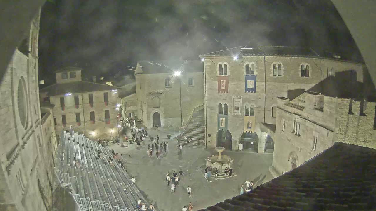 Bevagna Piazza Silvestri Square Live Cam - Perugia, Umbria, Italy