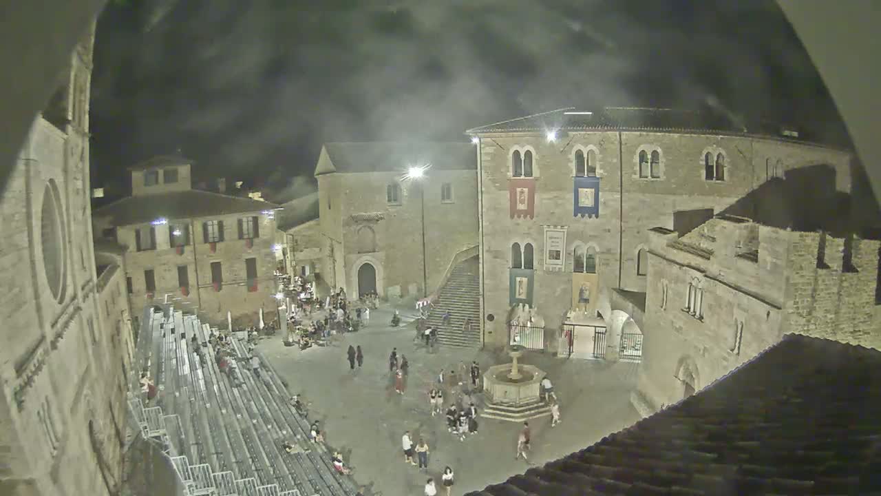 Bevagna Piazza Silvestri Square Live Cam - Perugia, Umbria, Italy