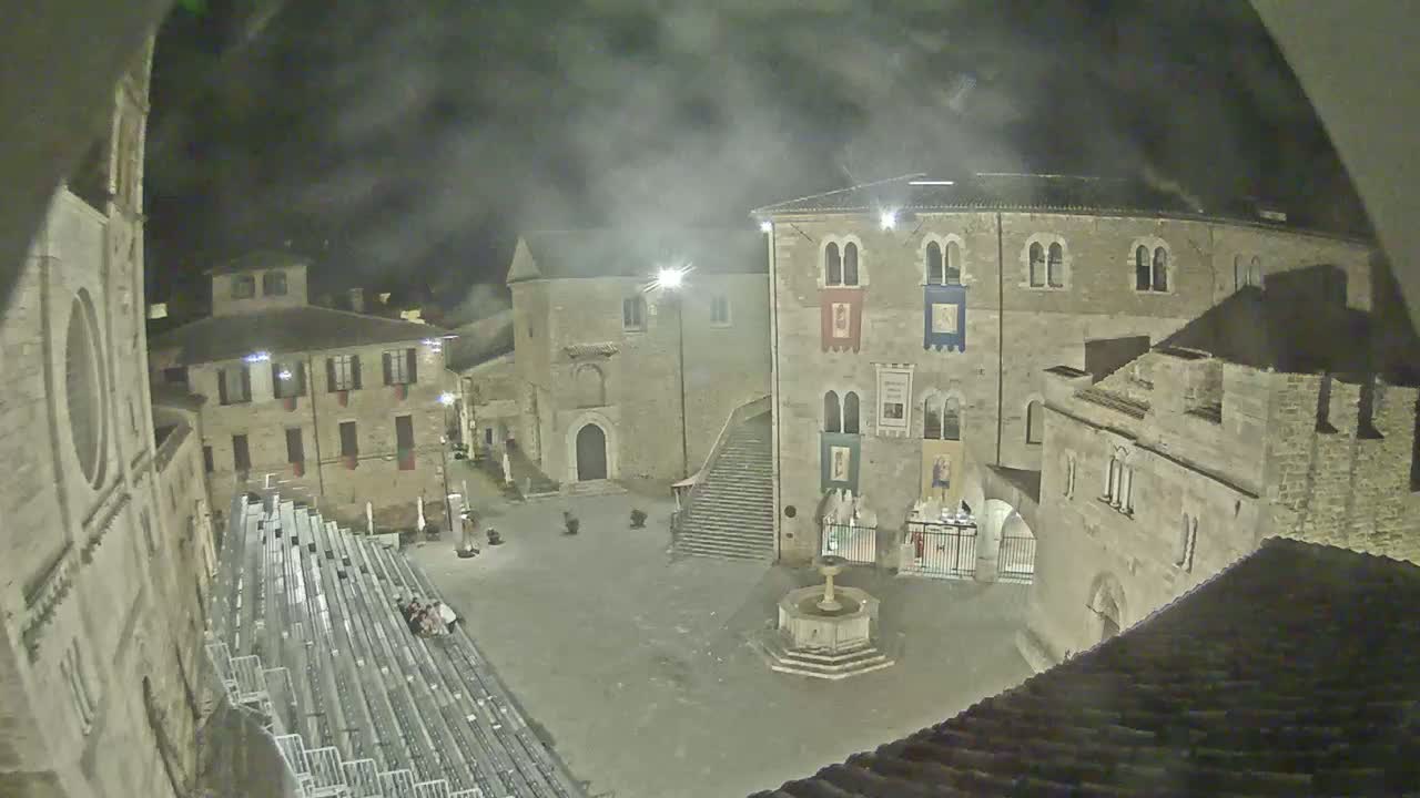 Bevagna Piazza Silvestri Square Live Cam - Perugia, Umbria, Italy