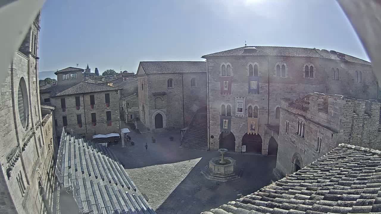 Bevagna Piazza Silvestri Square Live Cam - Perugia, Umbria, Italy