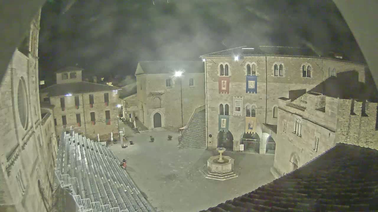 Bevagna Piazza Silvestri Square Live Cam - Perugia, Umbria, Italy