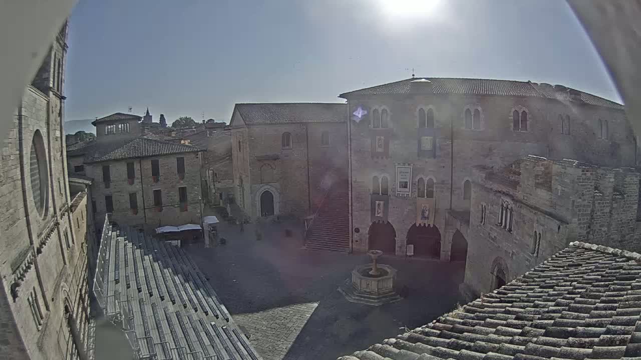 Bevagna Piazza Silvestri Square Live Cam - Perugia, Umbria, Italy