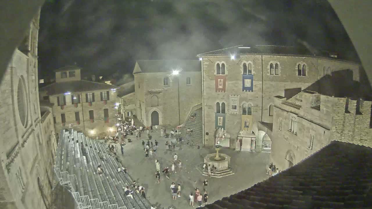 Bevagna Piazza Silvestri Square Live Cam - Perugia, Umbria, Italy