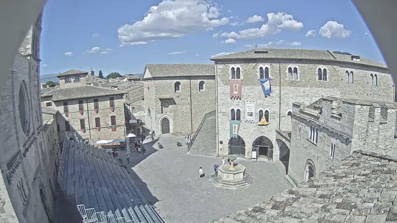 Bevagna Piazza Silvestri Square Live Cam - Perugia, Umbria, Italy