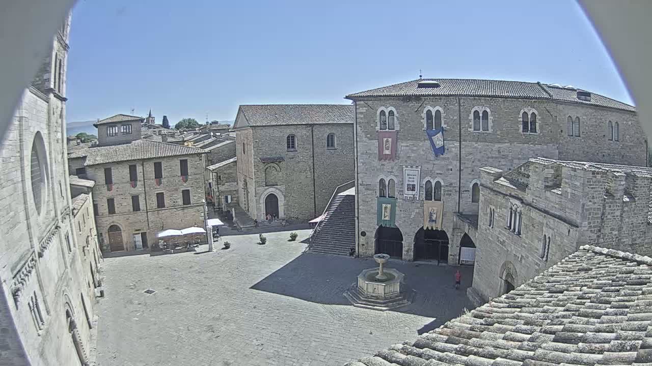 Bevagna Piazza Silvestri Square Live Cam - Perugia, Umbria, Italy