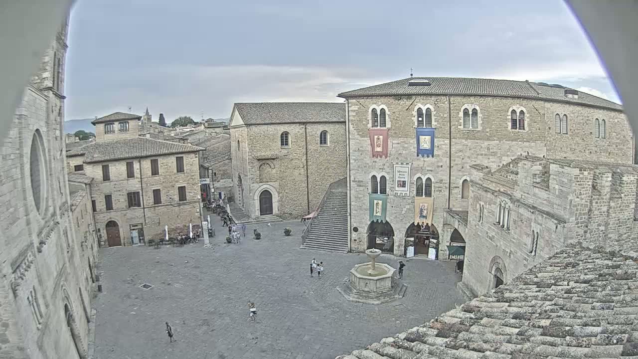 Bevagna Piazza Silvestri Square Live Cam - Perugia, Umbria, Italy