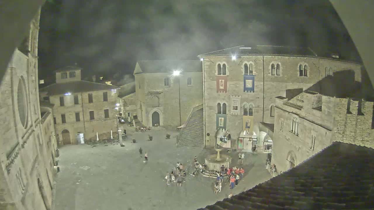 Bevagna Piazza Silvestri Square Live Cam - Perugia, Umbria, Italy