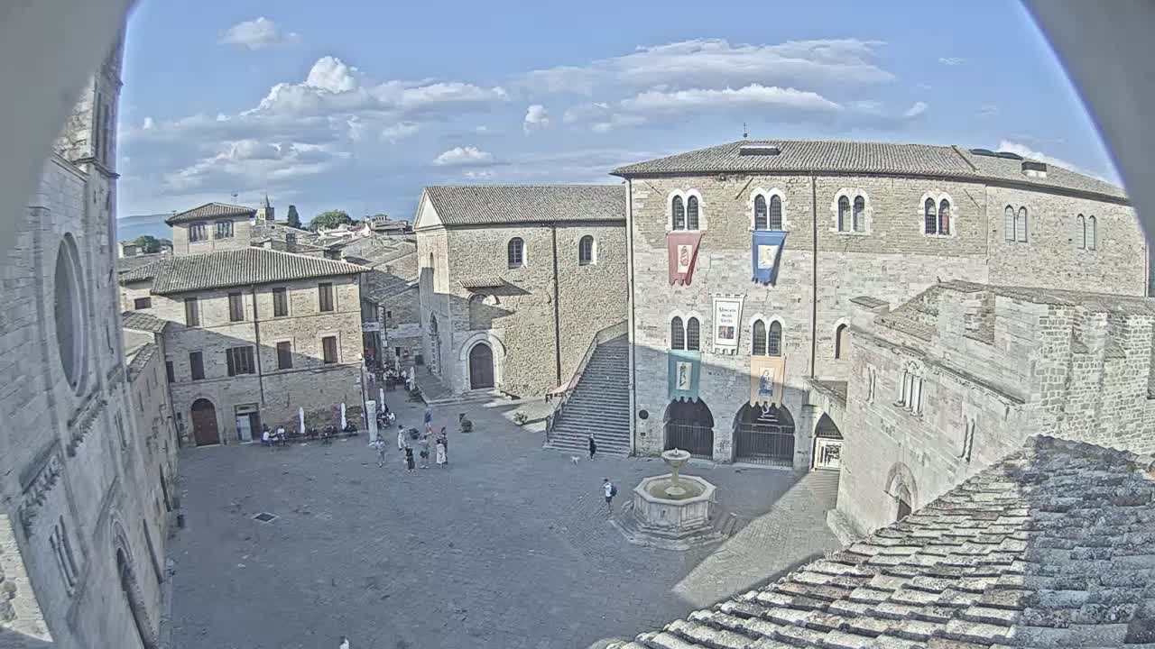 Bevagna Piazza Silvestri Square Live Cam - Perugia, Umbria, Italy