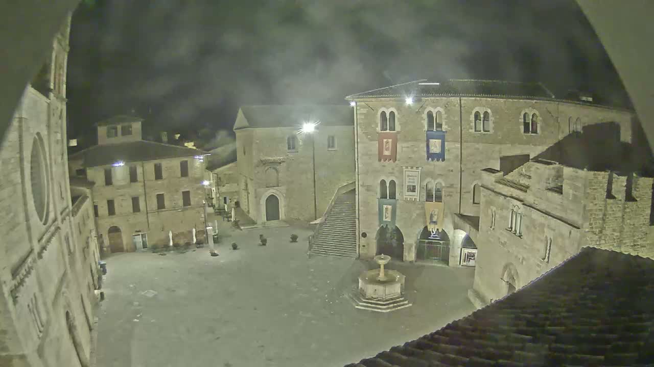 Bevagna Piazza Silvestri Square Live Cam - Perugia, Umbria, Italy