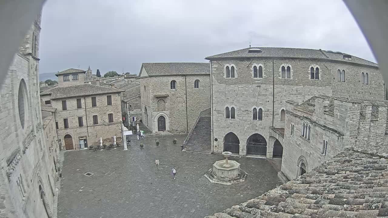 Bevagna Piazza Silvestri Square Live Cam - Perugia, Umbria, Italy