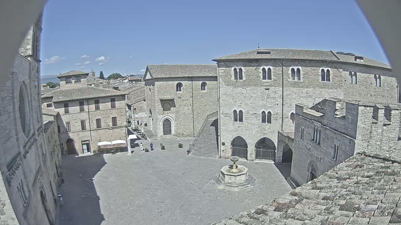 Bevagna Piazza Silvestri Square Live Cam - Perugia, Umbria, Italy