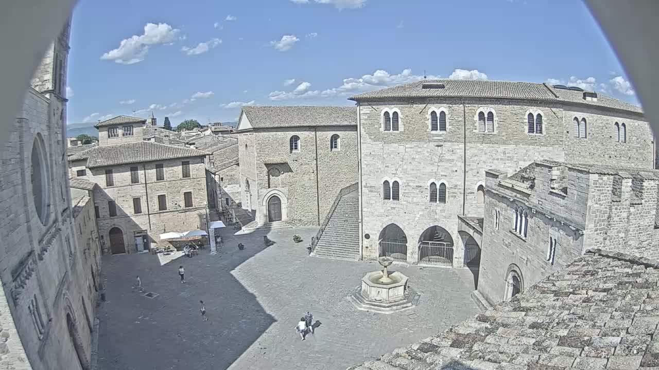 Bevagna Piazza Silvestri Square Live Cam - Perugia, Umbria, Italy
