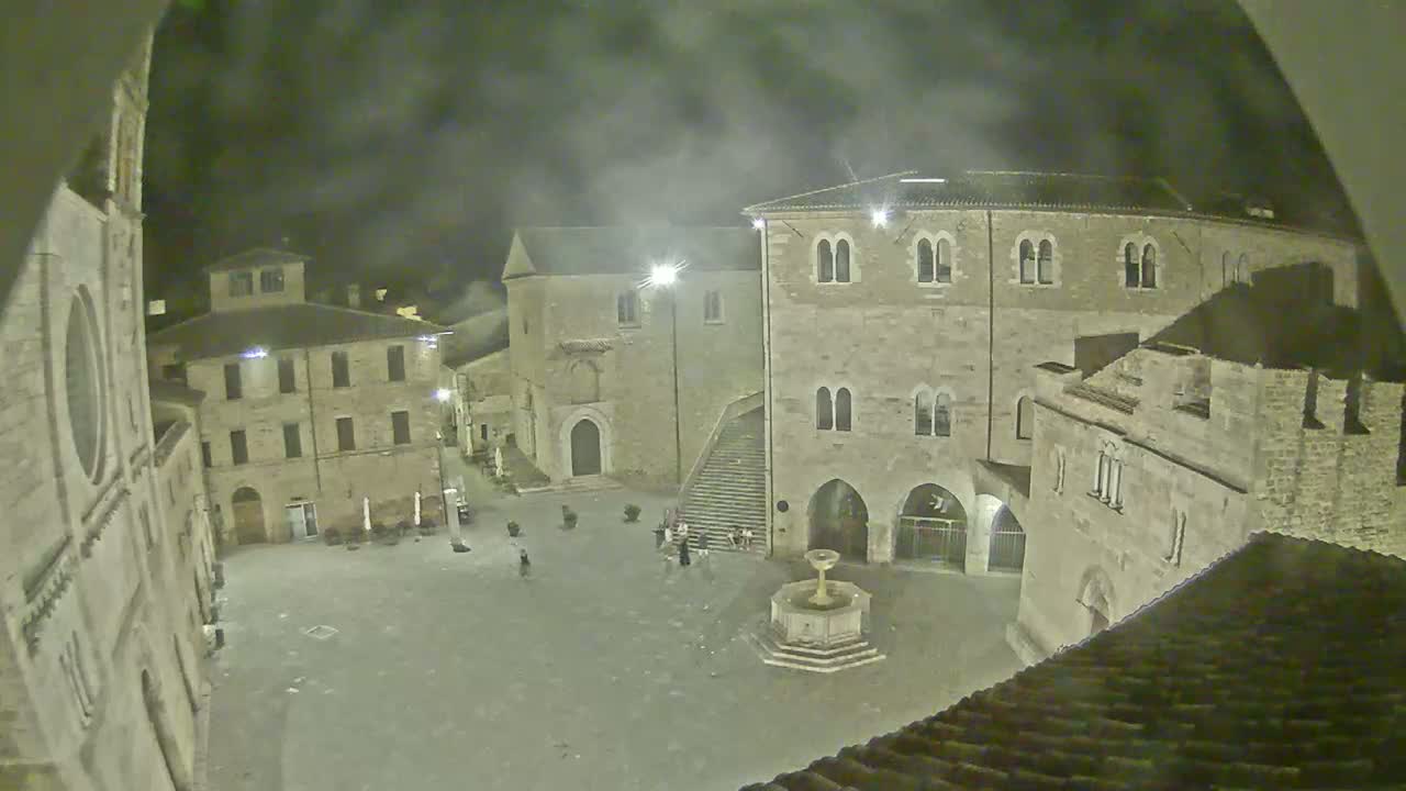 Bevagna Piazza Silvestri Square Live Cam - Perugia, Umbria, Italy