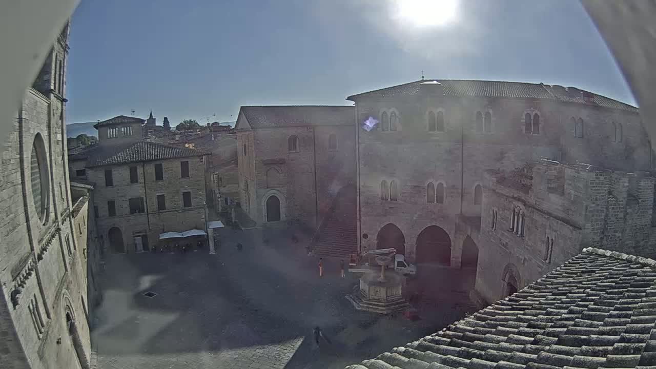 Bevagna Piazza Silvestri Square Live Cam - Perugia, Umbria, Italy