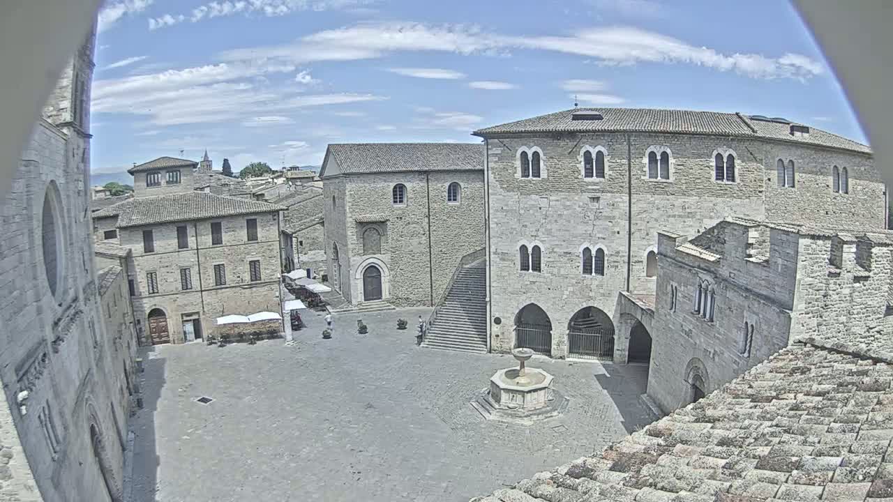 Bevagna Piazza Silvestri Square Live Cam - Perugia, Umbria, Italy