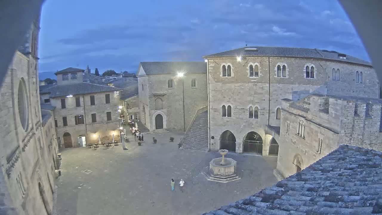 Bevagna Piazza Silvestri Square Live Cam - Perugia, Umbria, Italy