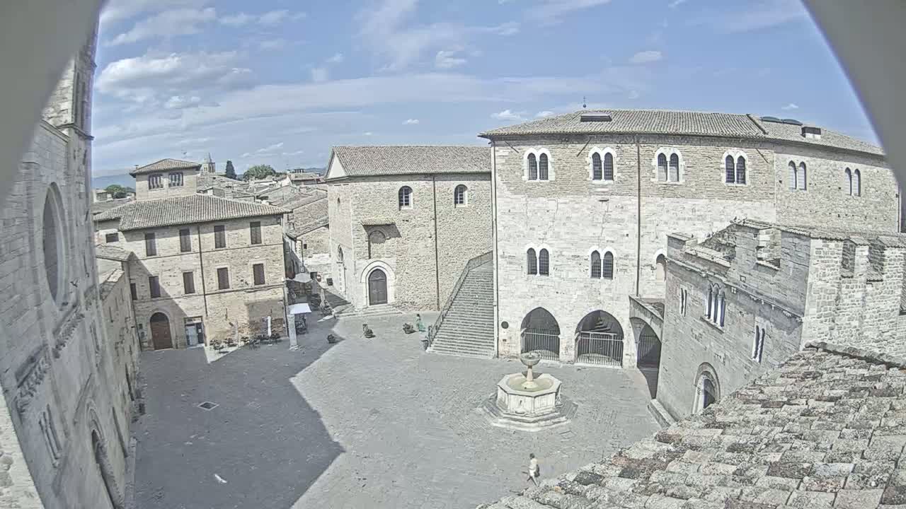Bevagna Piazza Silvestri Square Live Cam - Perugia, Umbria, Italy